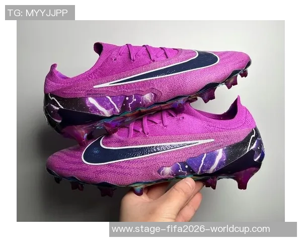 耐克女童足球鞋轻便舒适助力小球员快乐成长 耐克女童足球鞋轻便舒适助力小球员快乐成长