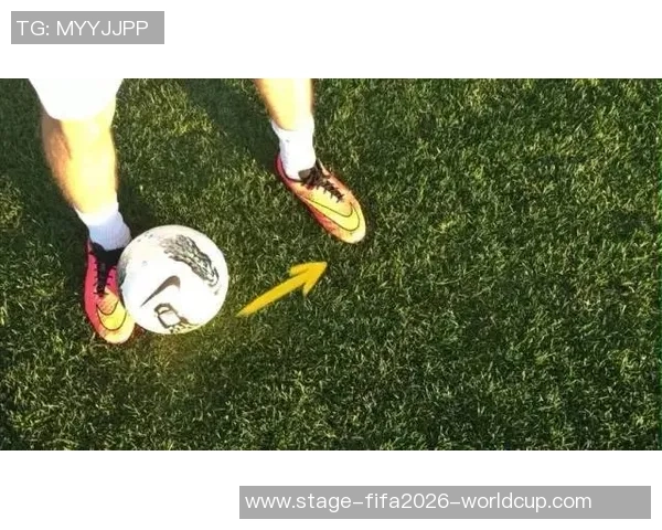 足球中场手势的奥秘与技巧解析助你提升场上指挥能力